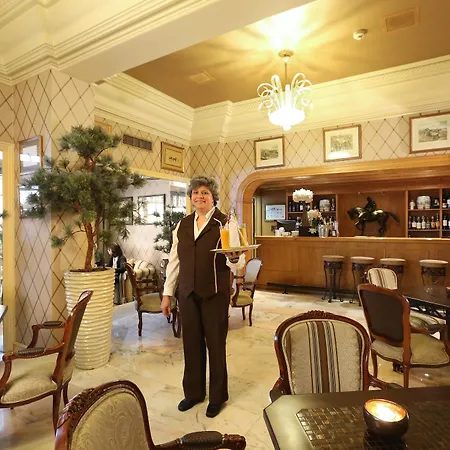 Plaza - Heritage Collection - Avenida Lisbon