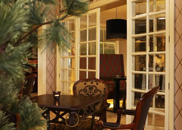 Plaza - Heritage Collection - Avenida Lisbon