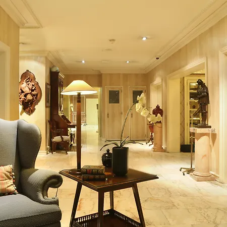 Отель Plaza - Heritage Collection - Avenida